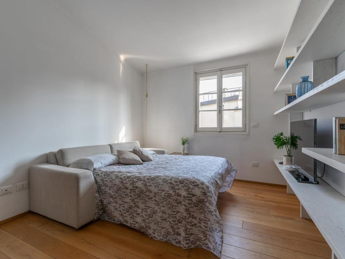 The Best Rent - Lovely One-Bedroom Apartment In Moscova Милан Экстерьер фото